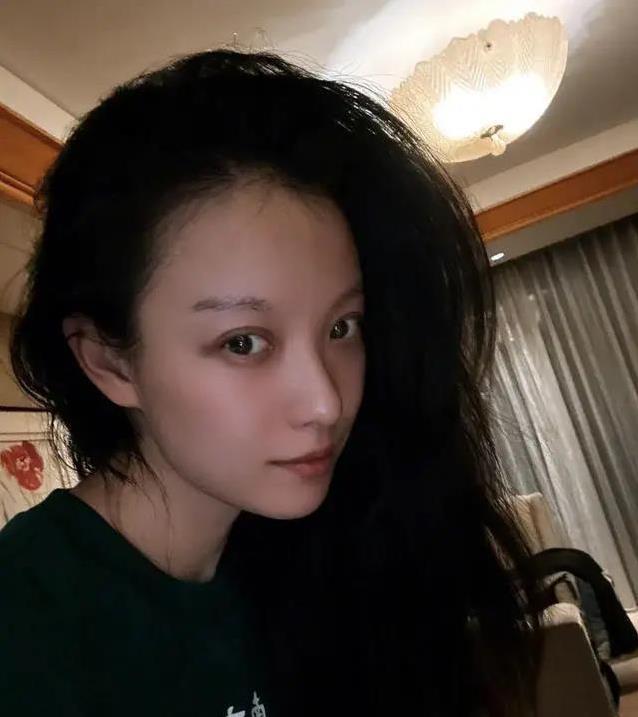 屏幕上的每, 现场气氛紧 屏幕上的每, 现场气氛紧