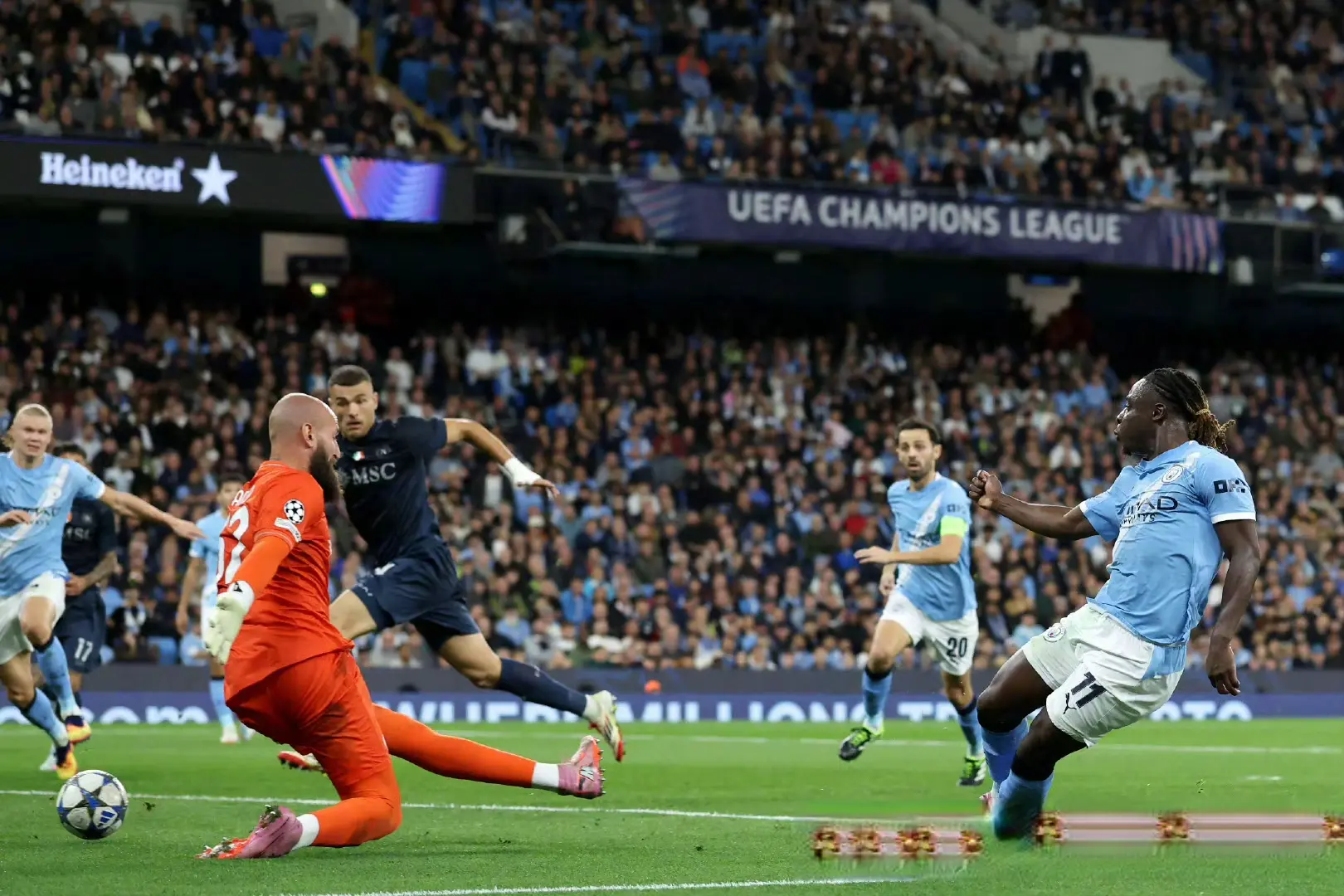 巴萨全身而 巴萨全身而