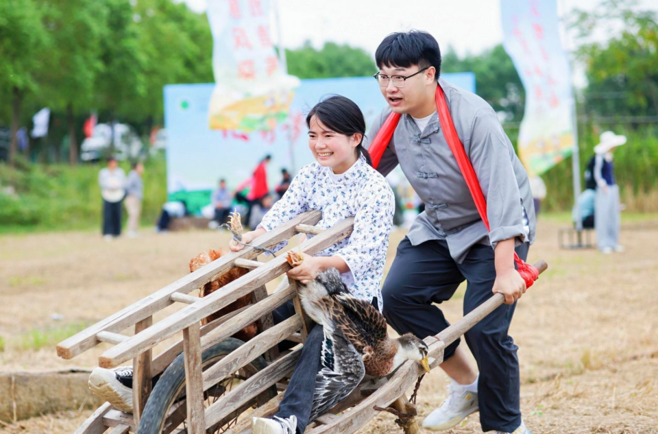 参赛选手在 参赛选手在